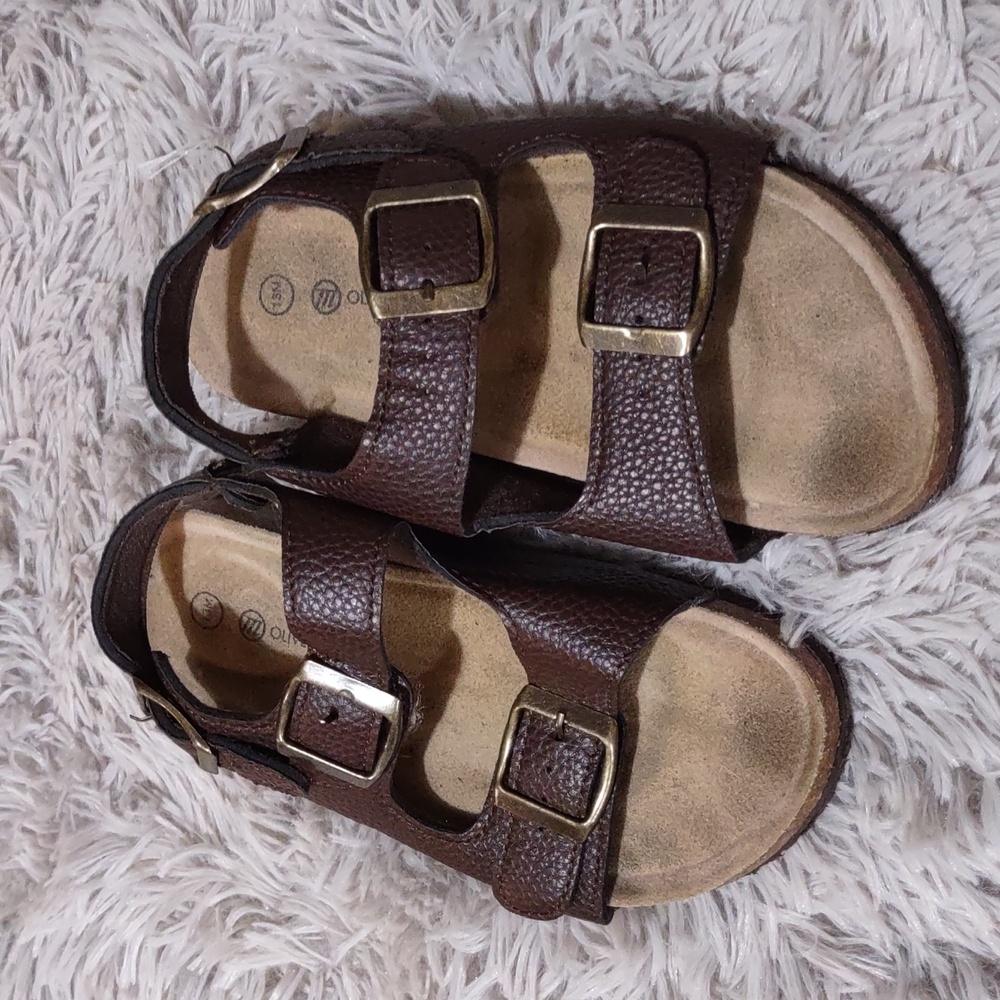 Oliver Mason kids brown buckle sandals.